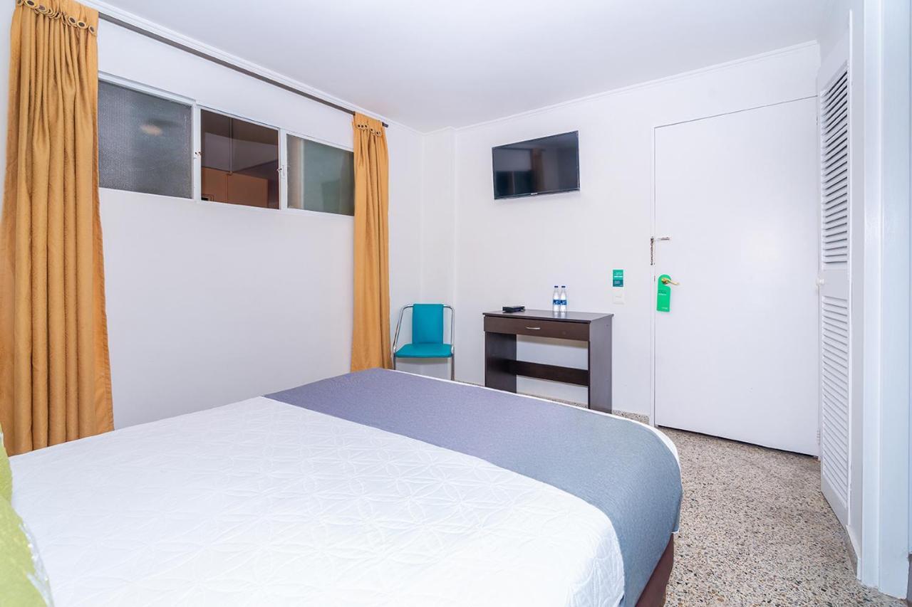 Hotel Oasis ريونيغرو المظهر الخارجي الصورة